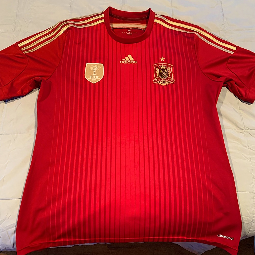Men’s 2010 Spain soccer jersey